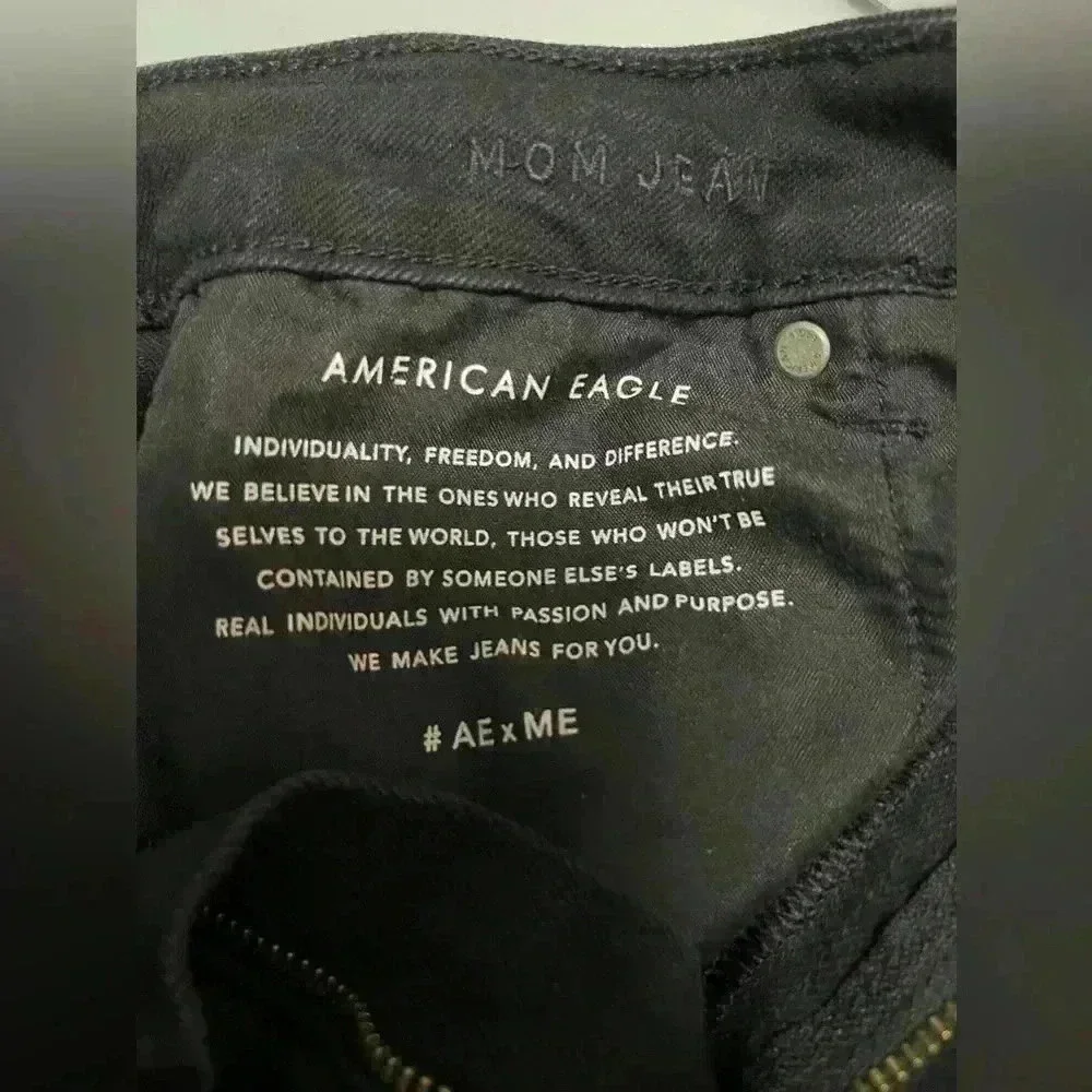 American Eagle‎ - Mom Jeans Black Comfort Stretch Distressed - Size 2 Short